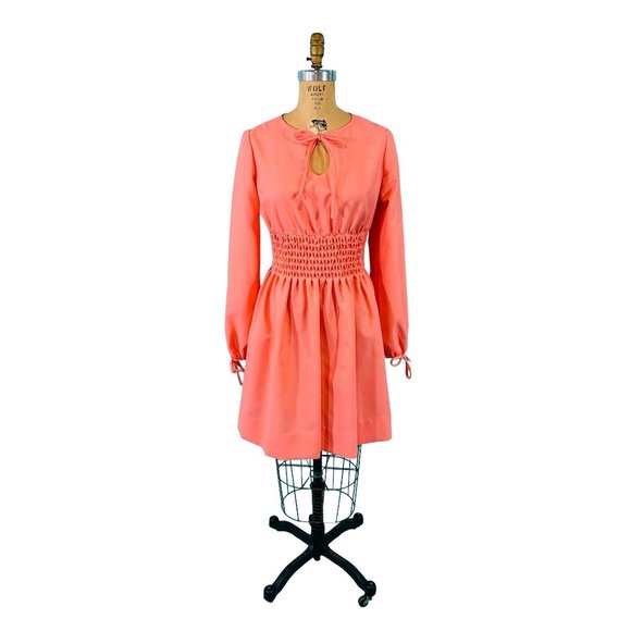 Vintage 1960s Peach Mini Dress Keyhole Shirred Waist | W 30-34" - Picture 2 of 10